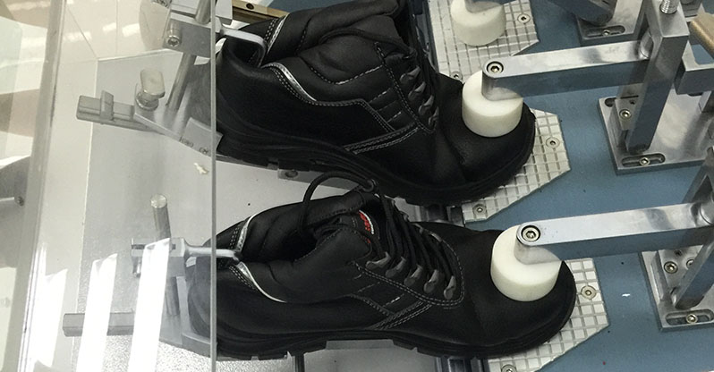 whole footwear flexing resistance test-1